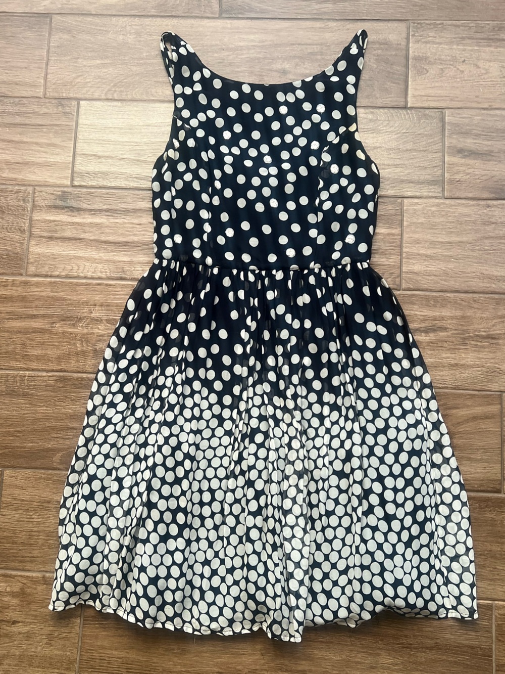 Sleeveless Blue Polka Dot Casual Dress with Flared Skirt